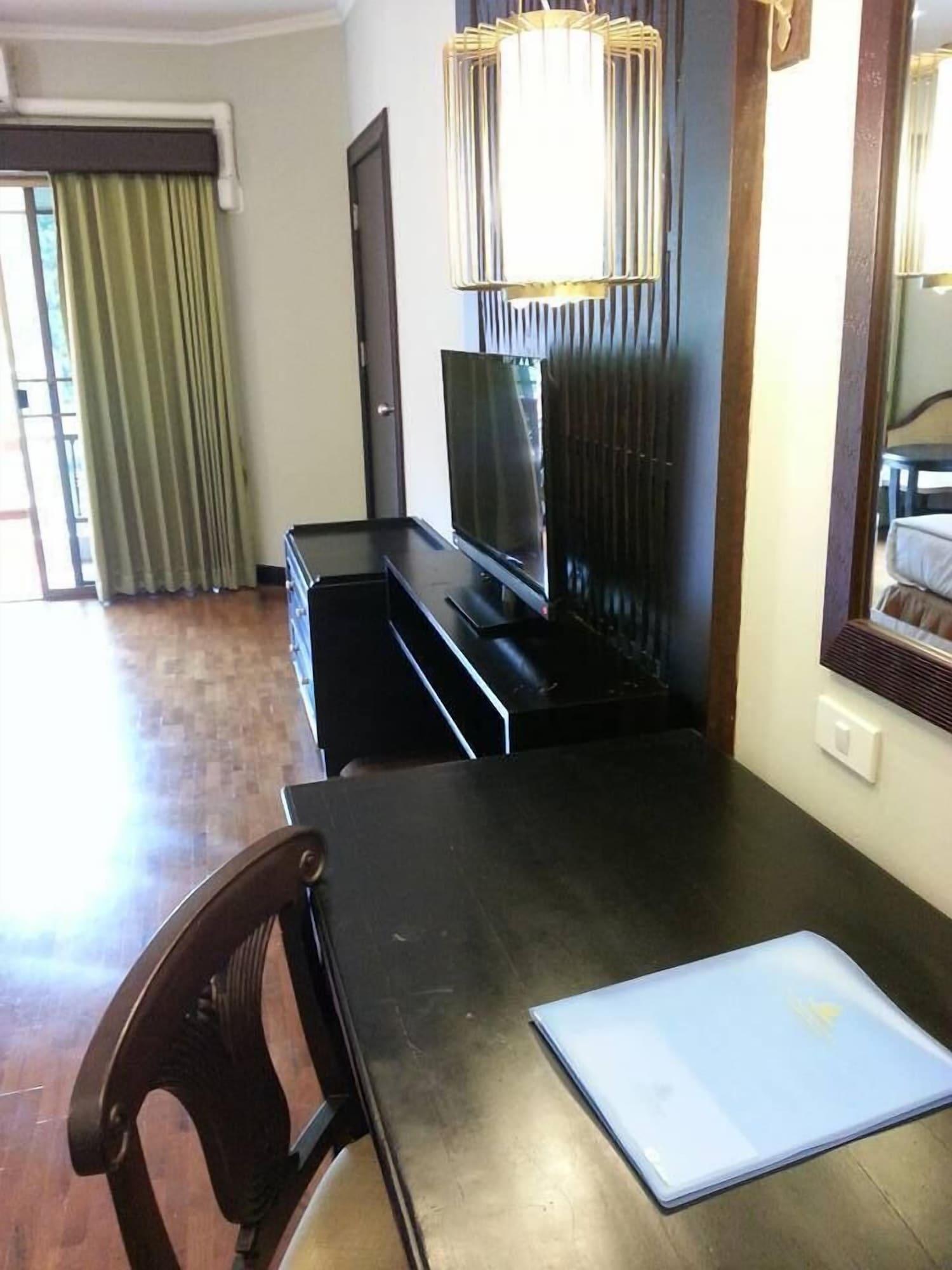 Suan Bua Hotel & Resort Ban Pong  Экстерьер фото