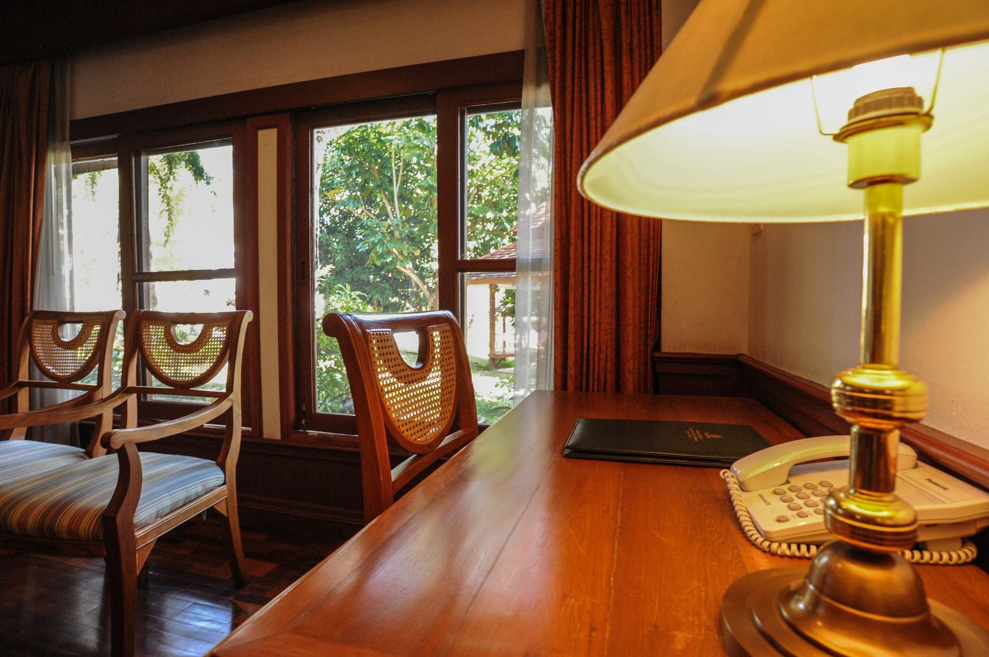 Suan Bua Hotel & Resort Ban Pong  Экстерьер фото
