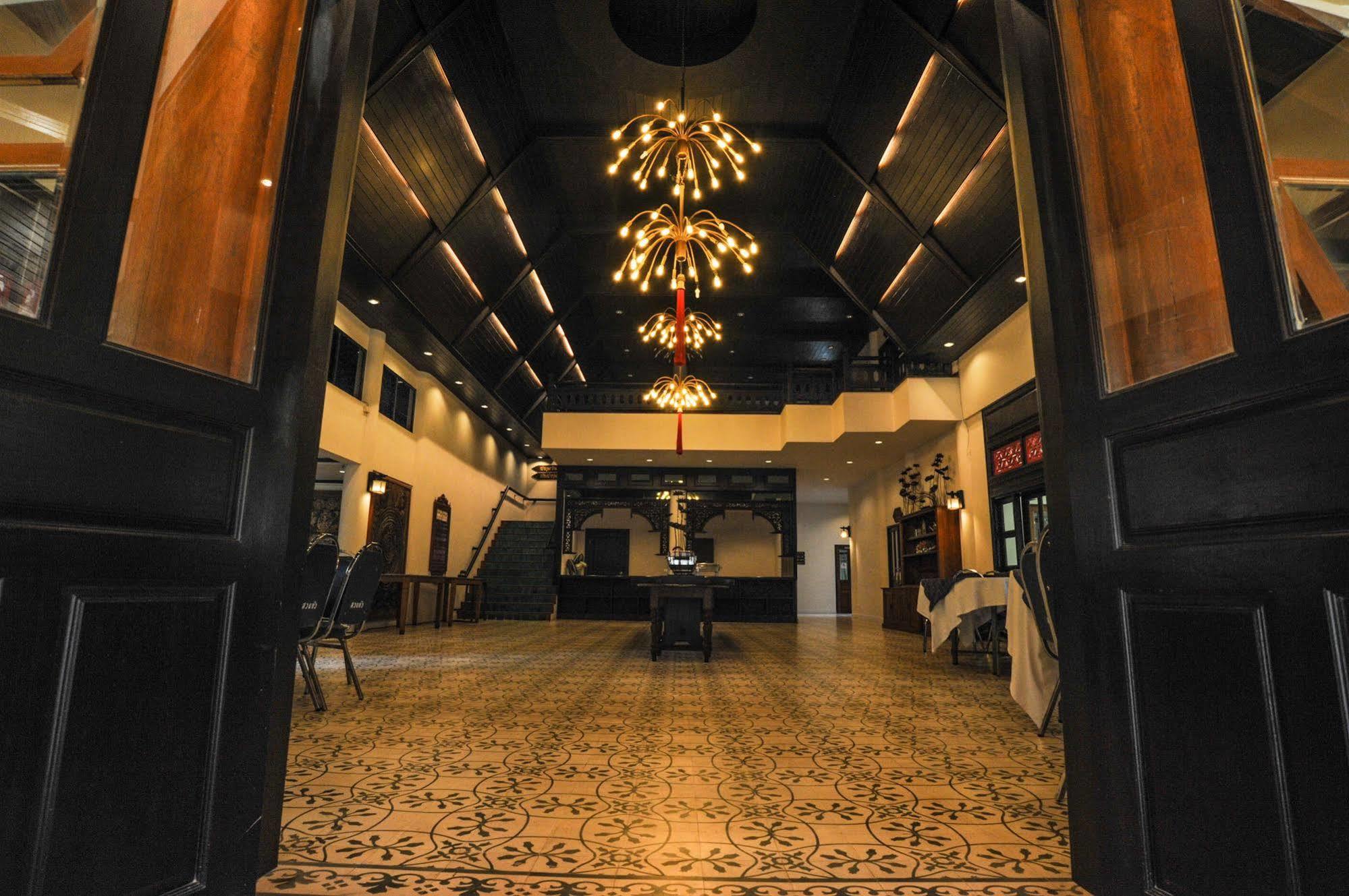Suan Bua Hotel & Resort Ban Pong  Экстерьер фото